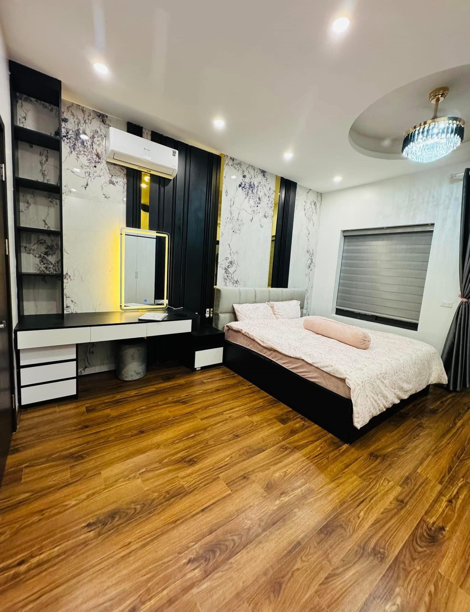 HÀNG HIẾM!!! BÁN GẤP NHÀ NGUYỄN CHÍ THANH 38M2 - 5 TẦNG - 4.5M MẶT TIỀN - 13.4 TỶ - VỊ TRÍ CỰC ĐẸP! - ô tô đỗ - kinh doanh